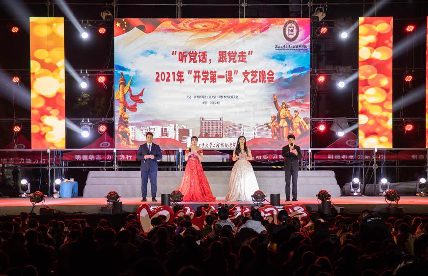 中国女排横扫波兰给七仙女打分两人满分当之无愧，对此你怎么看？